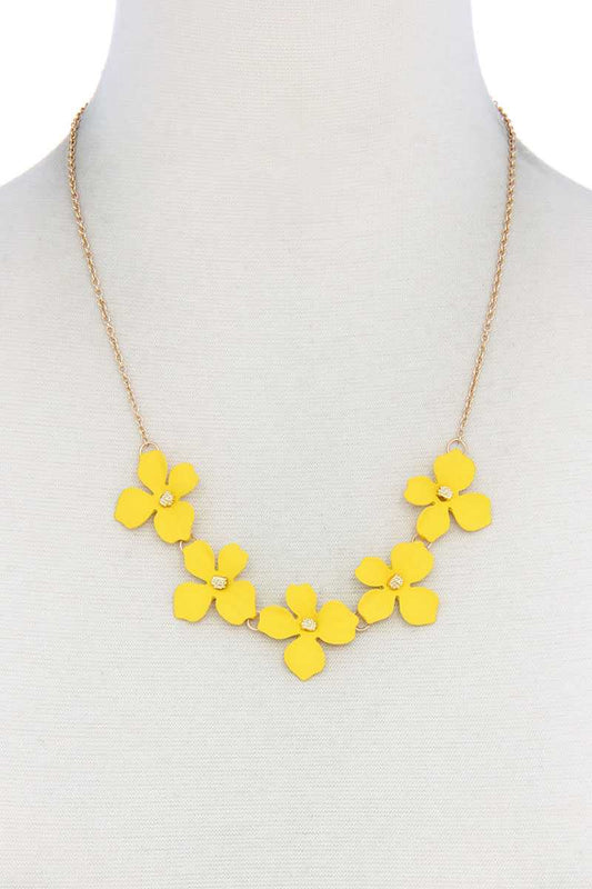 Unique Chunky Fashion Flower Necklace